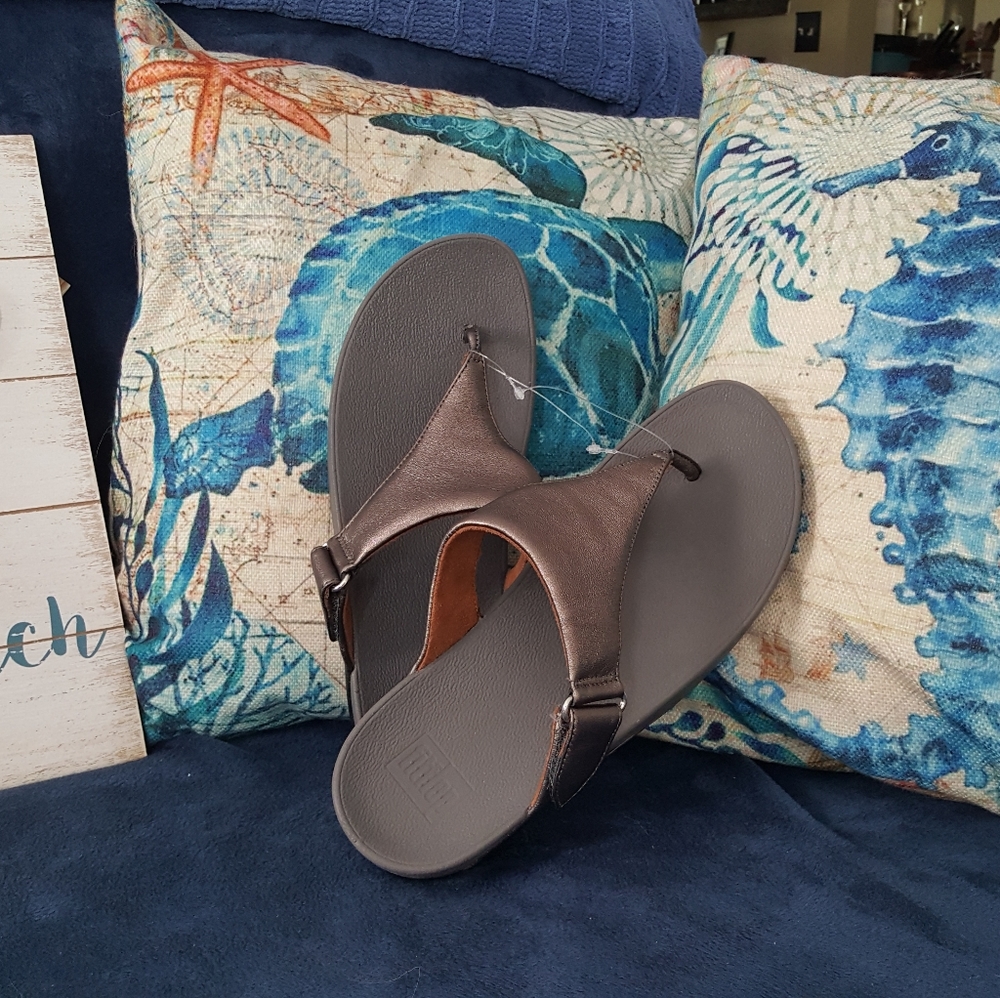 NWT Pewter FitFlop Sz10